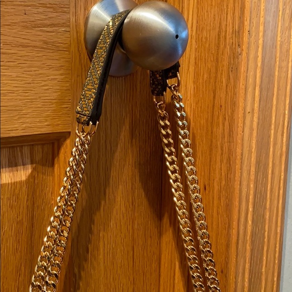 Michael Kors gold shoulder bag - Picture 4 of 12